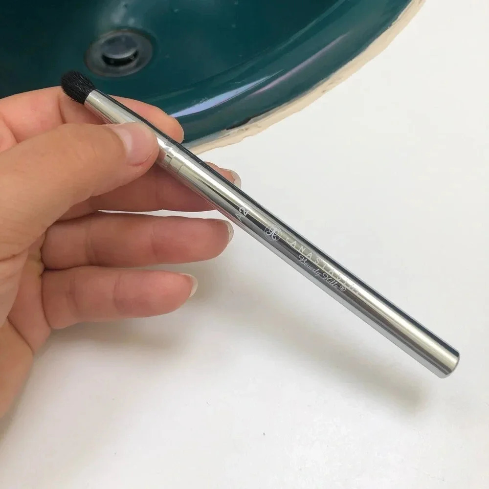 NEW ANASTASIA BEVERLY HILLS PENCIL BRUSH
